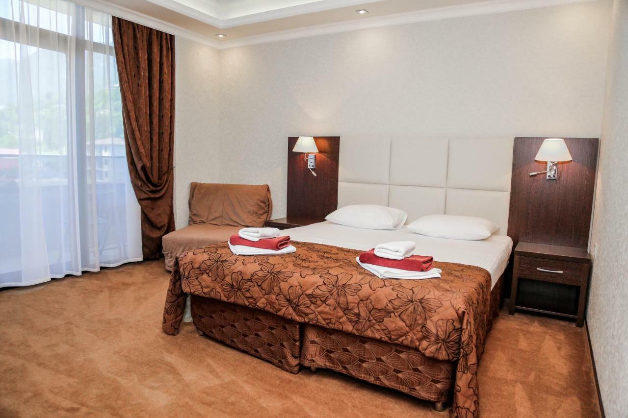 Grand Hotel Gagra Exterior photo