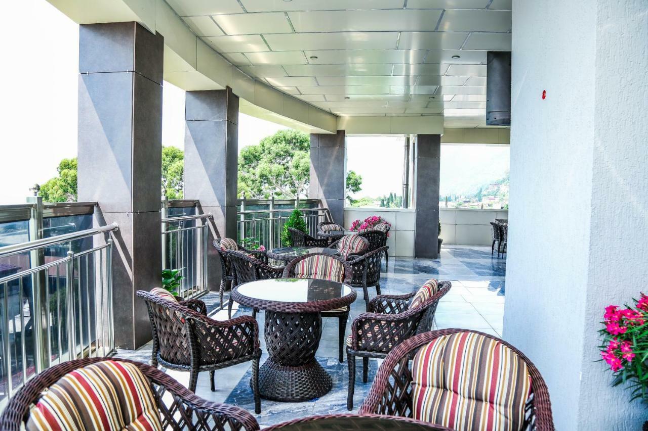 Grand Hotel Gagra Exterior photo