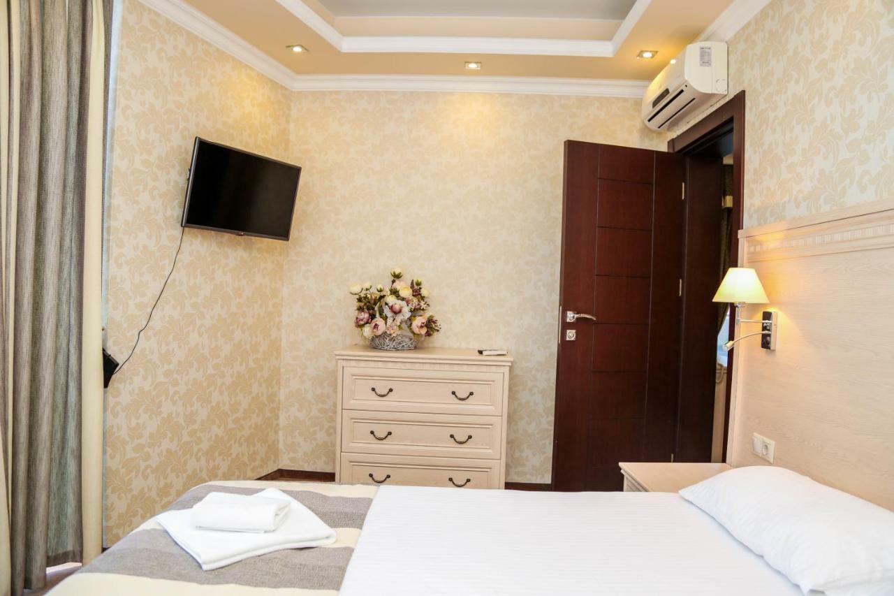 Grand Hotel Gagra Exterior photo