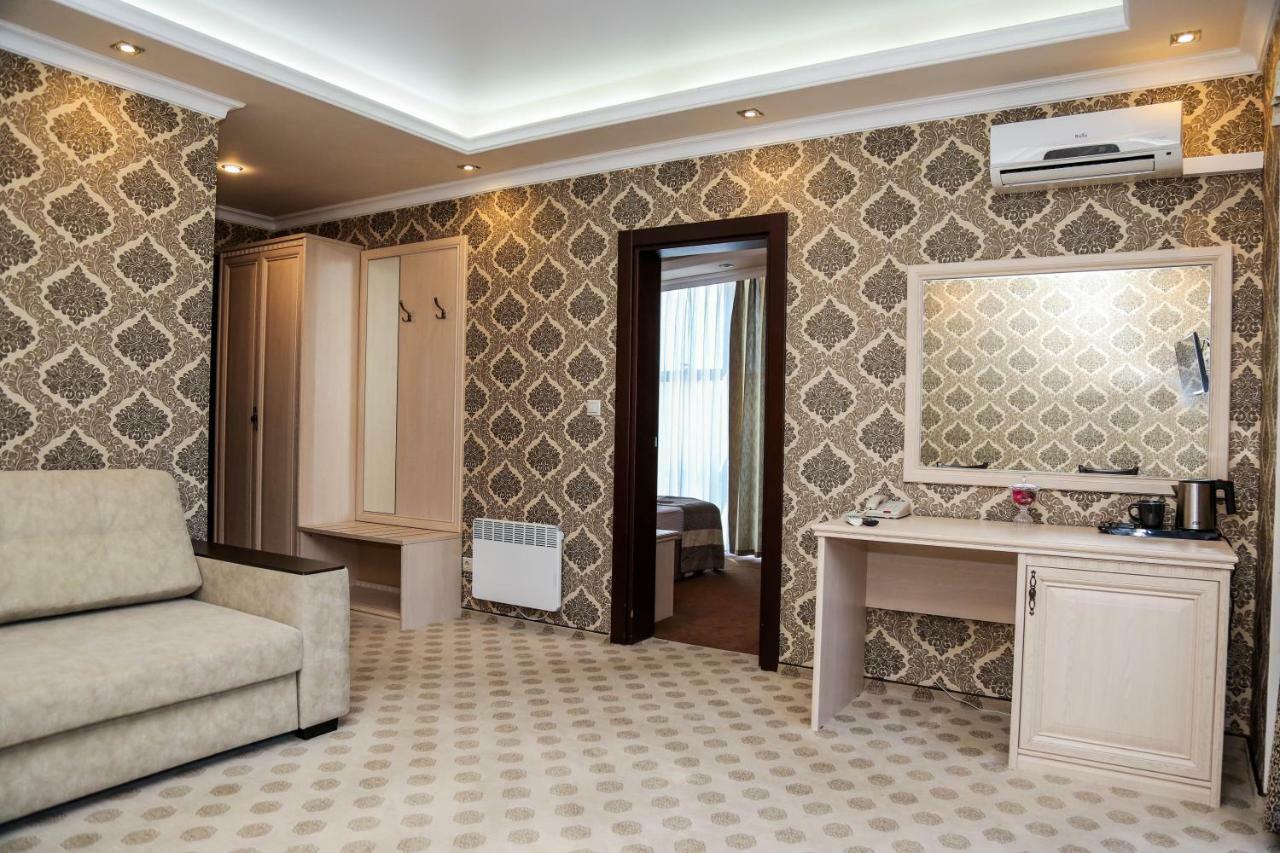 Grand Hotel Gagra Exterior photo